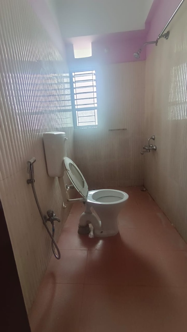 Semi Furnished 3bhk in Hengrabari, Guwahati, Assam, India for Rent